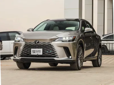 2025 لكزس أر إكس 350