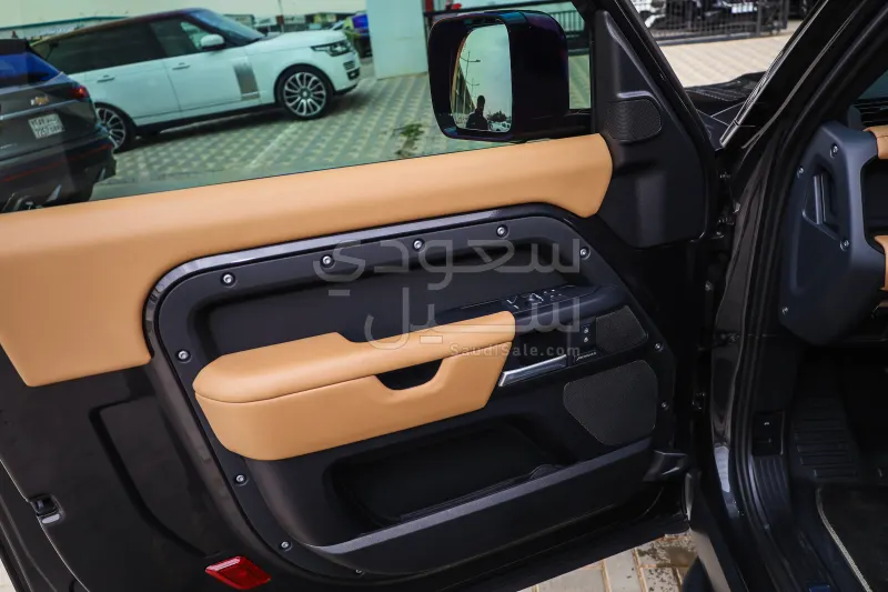 2026 لاند روفر ديفيندر اس اي