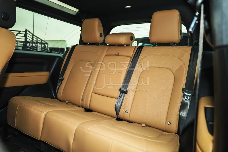 2026 لاند روفر ديفيندر اس اي