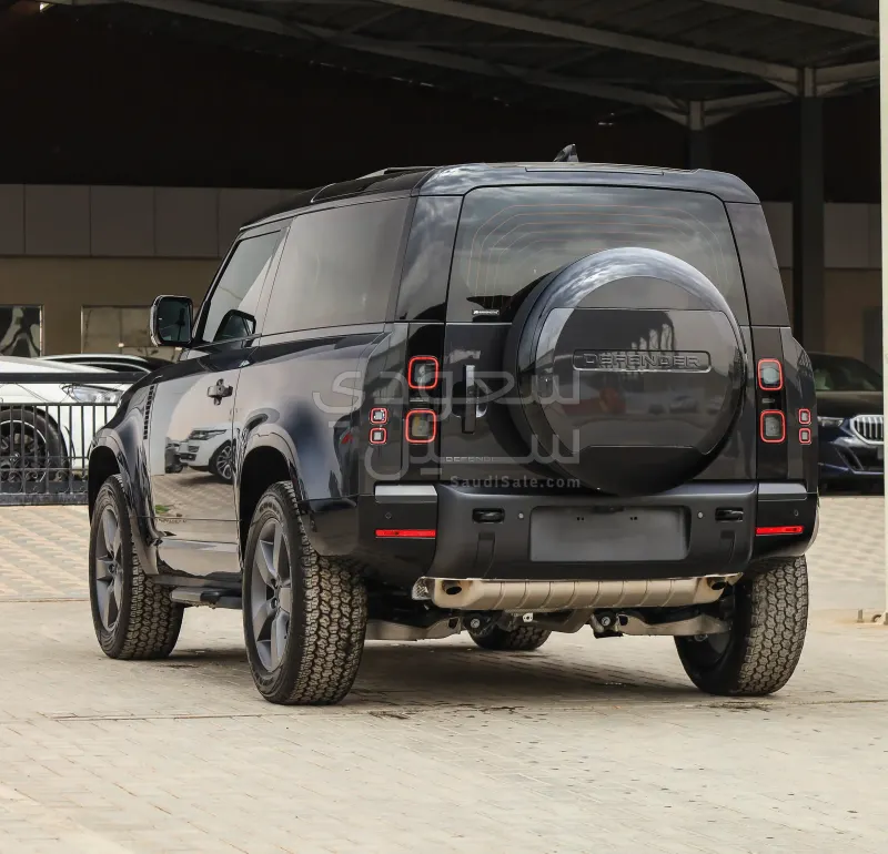 2026 لاند روفر ديفيندر اس اي