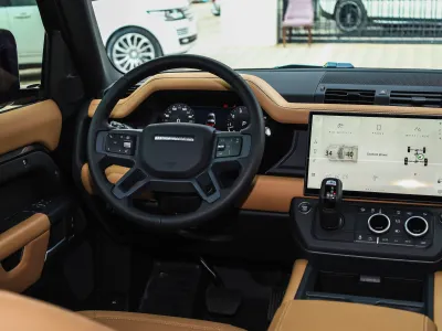 2026 لاند روفر ديفيندر اس اي