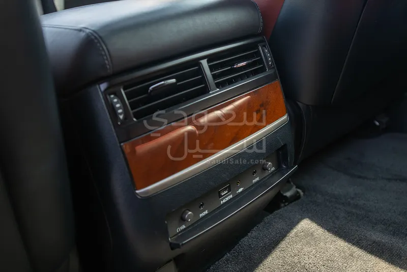 2020 لكزس إل إكس 570 اس