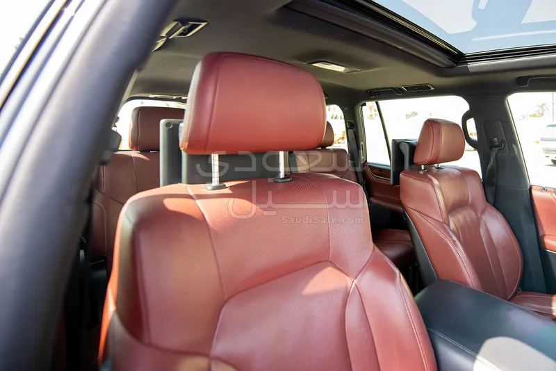 2020 لكزس إل إكس 570 اس