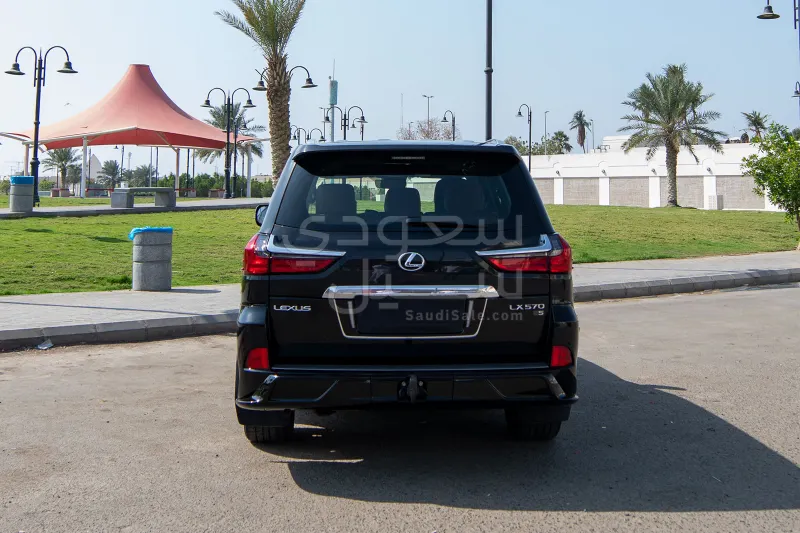 2020 لكزس إل إكس 570 اس