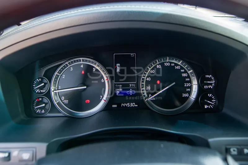 2020 لكزس إل إكس 570 اس