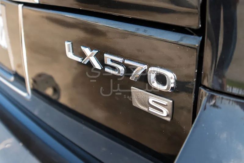 2020 لكزس إل إكس 570 اس