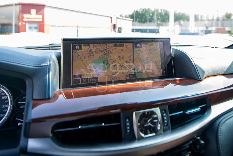 2020 لكزس إل إكس 570 اس