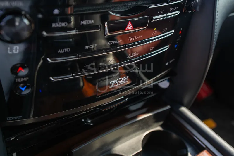 2020 لكزس إل إكس 570 اس