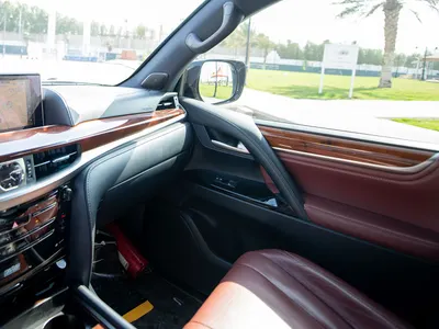 2020 لكزس إل إكس 570 اس