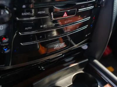 2020 لكزس إل إكس 570 اس