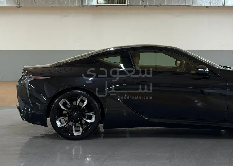 2024 لكزس إل سي 500