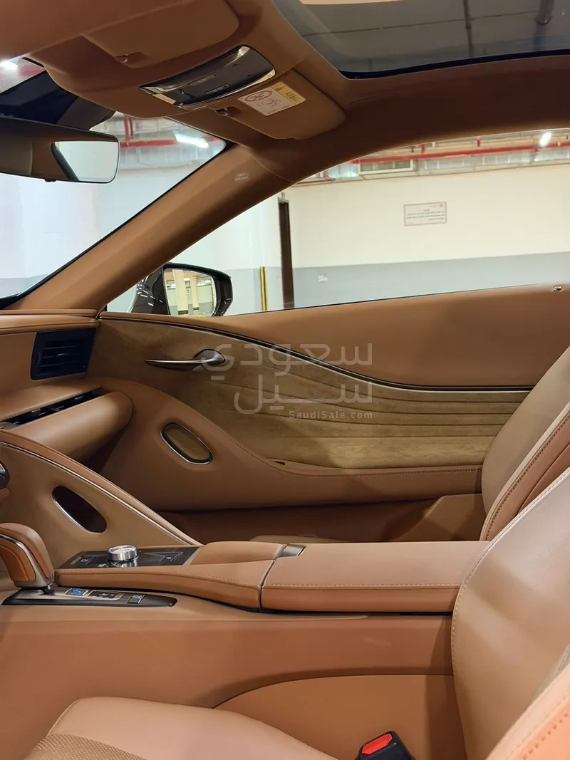 2024 لكزس إل سي 500