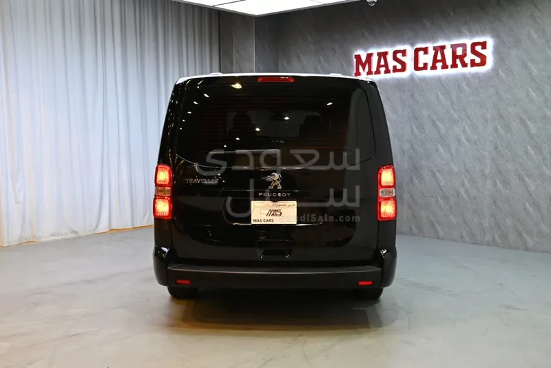 2023 بيجو ترافلر