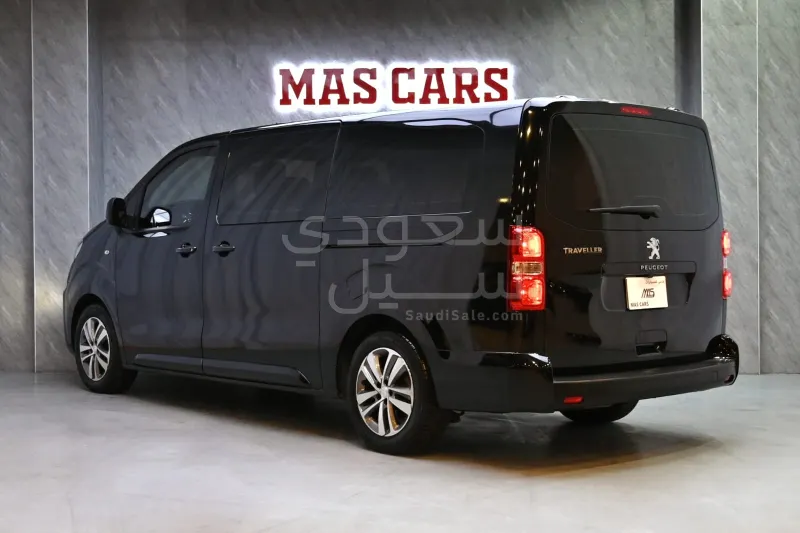 2023 بيجو ترافلر