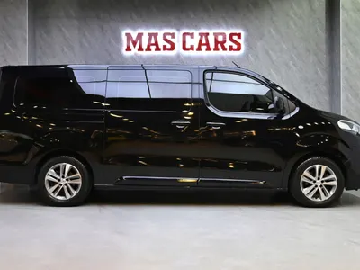 2023 بيجو ترافلر