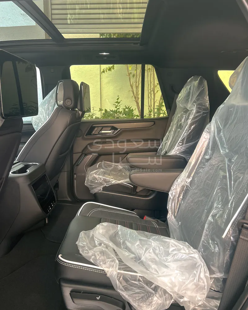 2025 جي ام سي يوكون اي تي 4