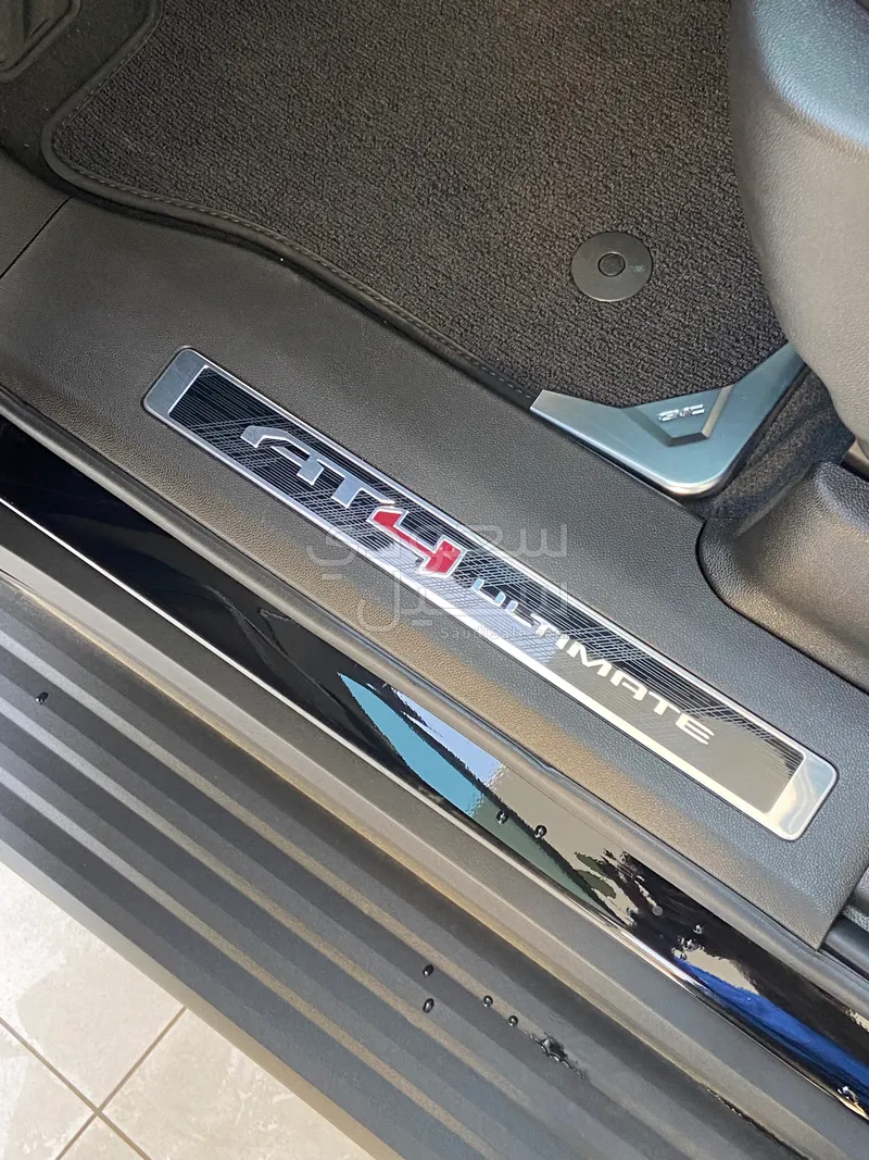 2025 جي ام سي يوكون اي تي 4