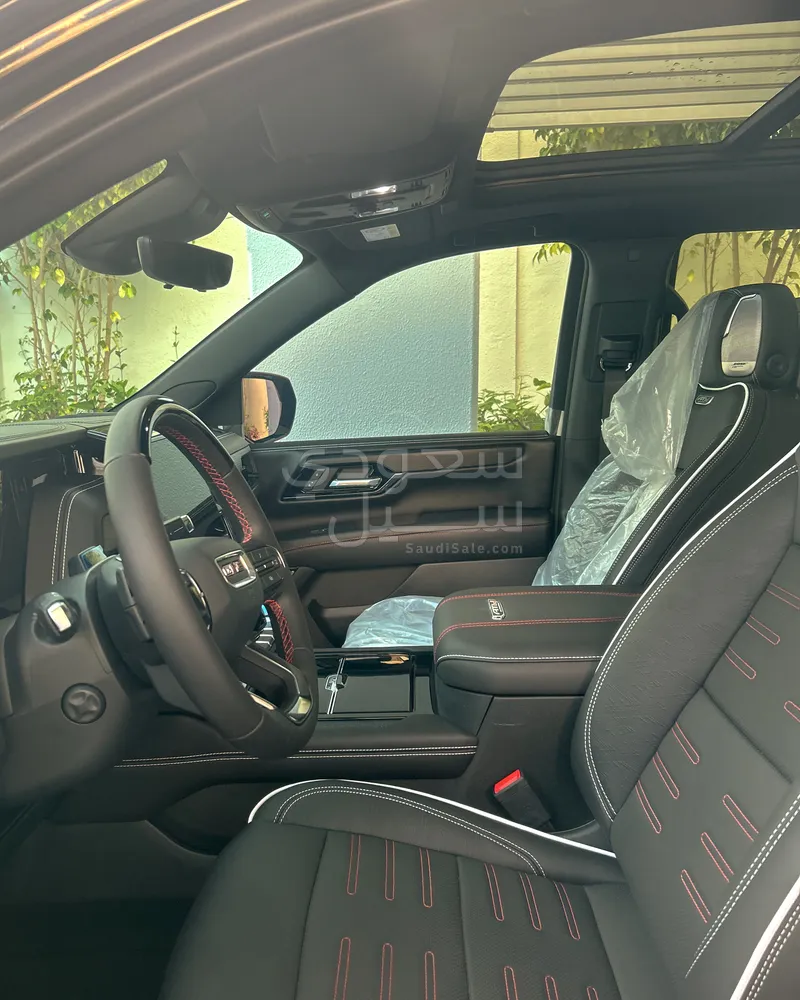 2025 جي ام سي يوكون اي تي 4