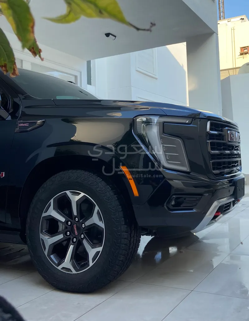 2025 جي ام سي يوكون اي تي 4