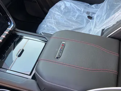 2025 جي ام سي يوكون اي تي 4