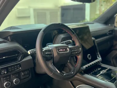 2025 جي ام سي يوكون اي تي 4