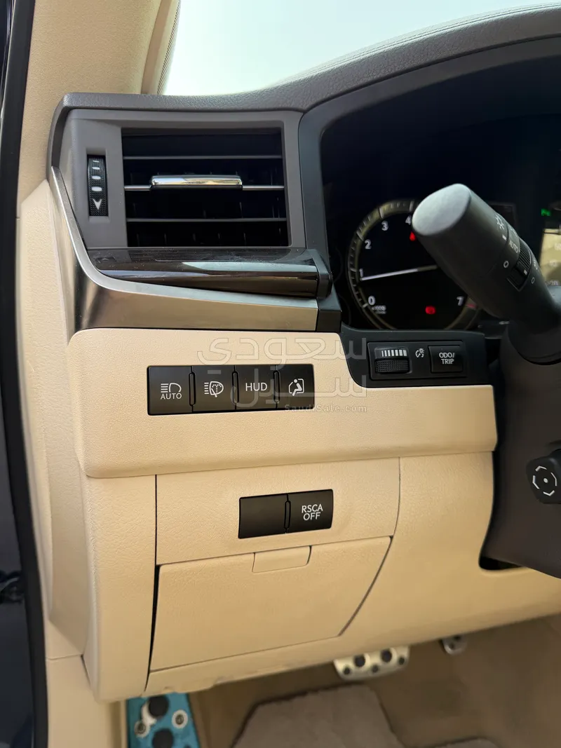 2019 لكزس إل إكس 570 اس