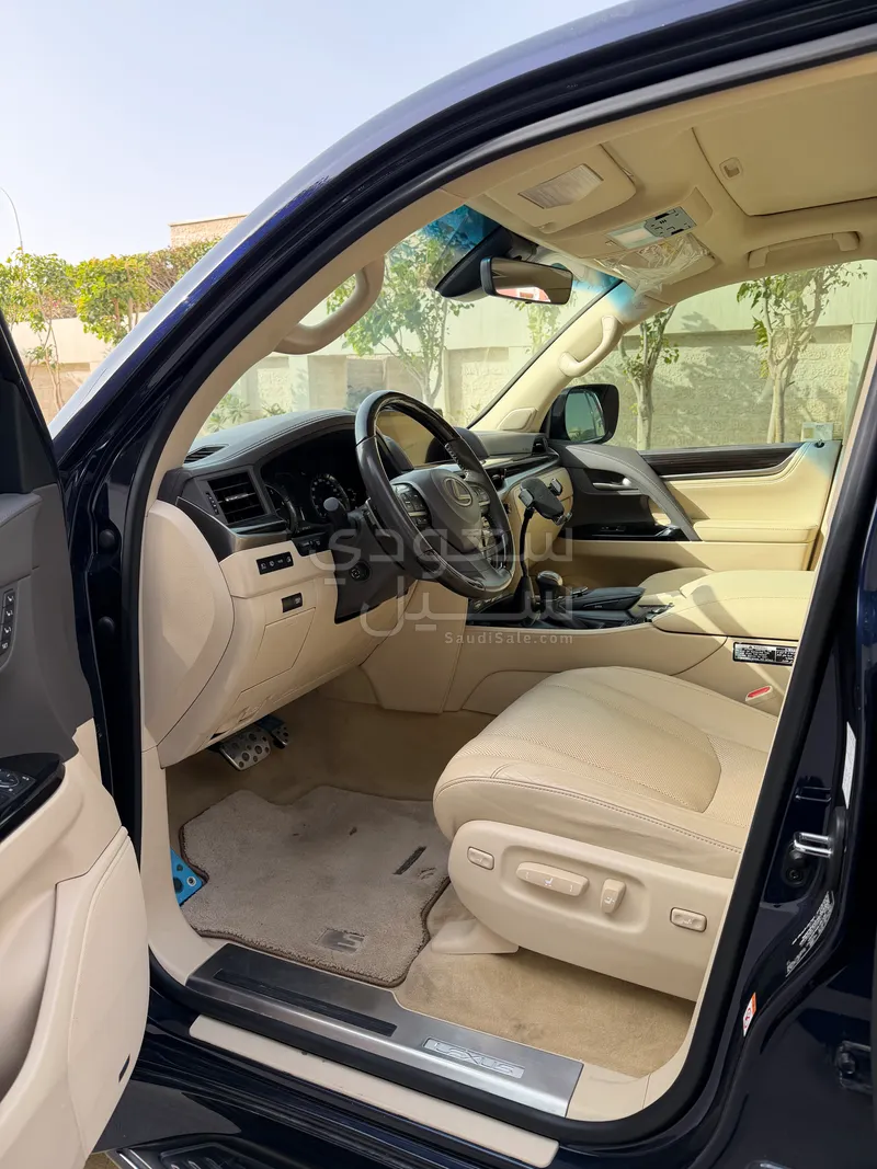 2019 لكزس إل إكس 570 اس