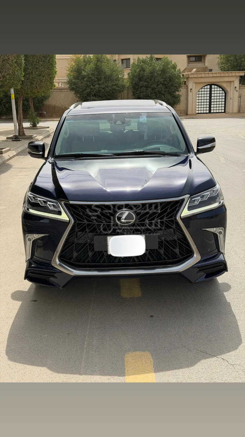 2019 لكزس إل إكس 570 اس