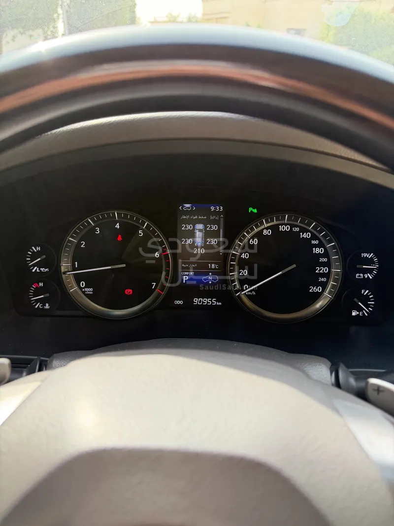 2019 لكزس إل إكس 570 اس