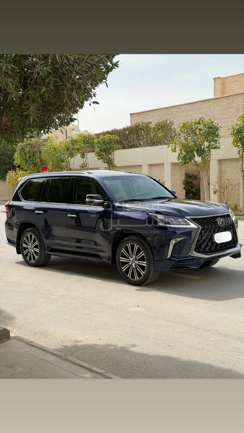 2019 لكزس إل إكس 570 اس