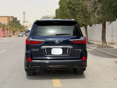 2019 لكزس إل إكس 570 اس