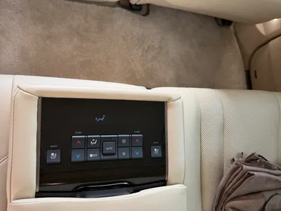 2019 لكزس إل إكس 570 اس