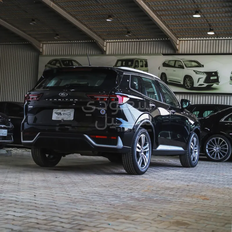 2024 فورد تيريتوري تيتانيوم بلس