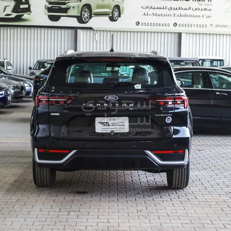 2024 فورد تيريتوري تيتانيوم بلس