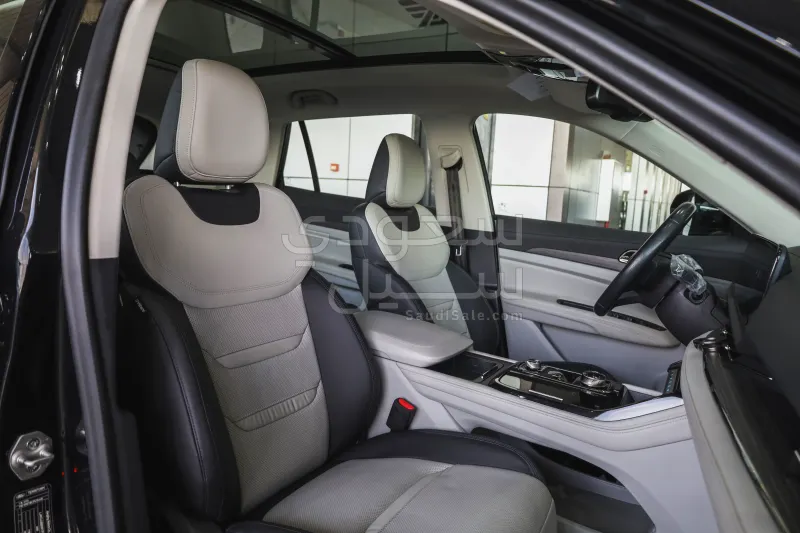 2024 فورد تيريتوري تيتانيوم بلس