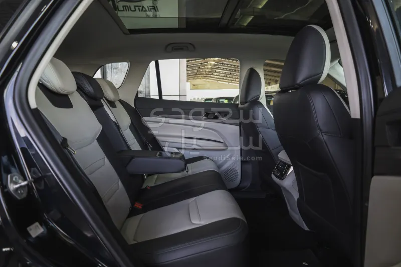 2024 فورد تيريتوري تيتانيوم بلس