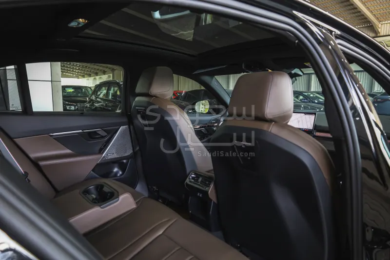 2025 بي ام دبليو الفئة الخامسة 520 أي