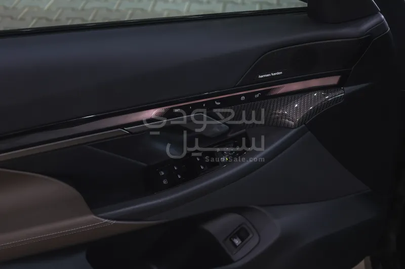 2025 بي ام دبليو الفئة الخامسة 520 أي