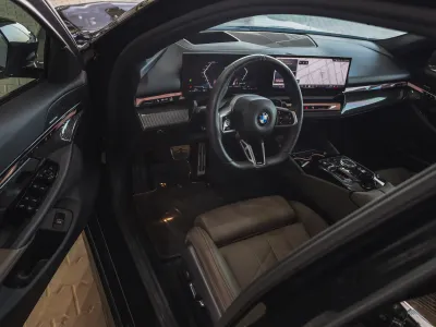 2025 بي ام دبليو الفئة الخامسة 520 أي