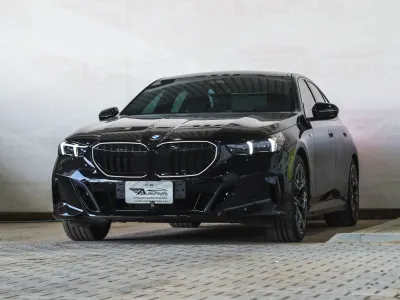 2025 بي ام دبليو الفئة الخامسة 520 أي