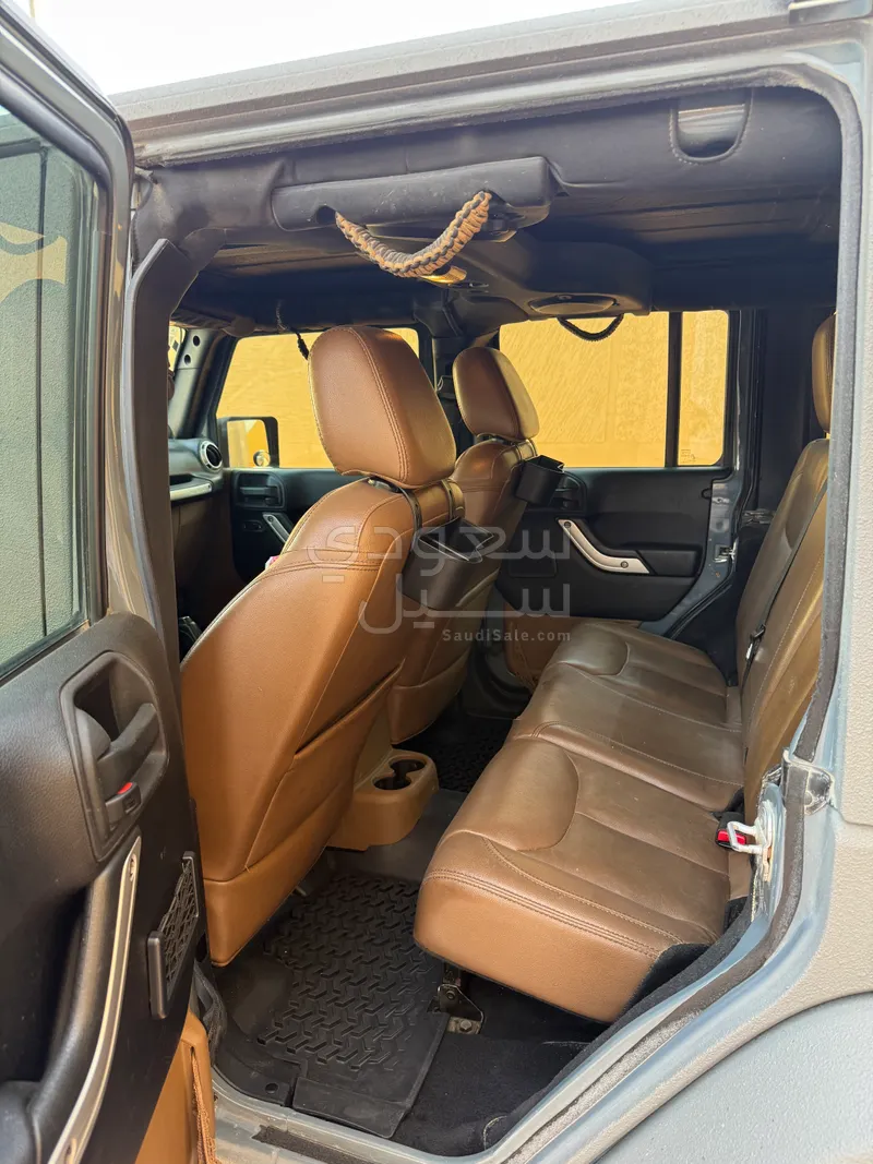 2014 جييب رانجلر صحارى