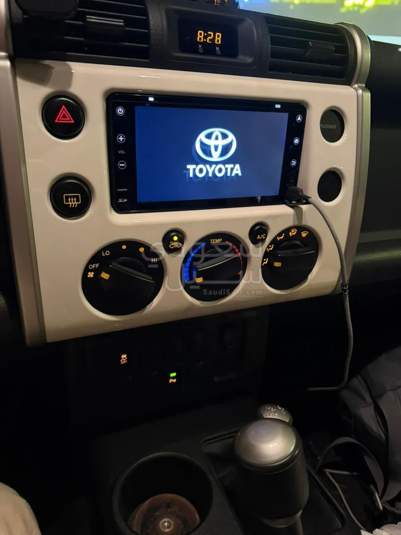 2022 تويوتا اف جي كروزر اكستريم