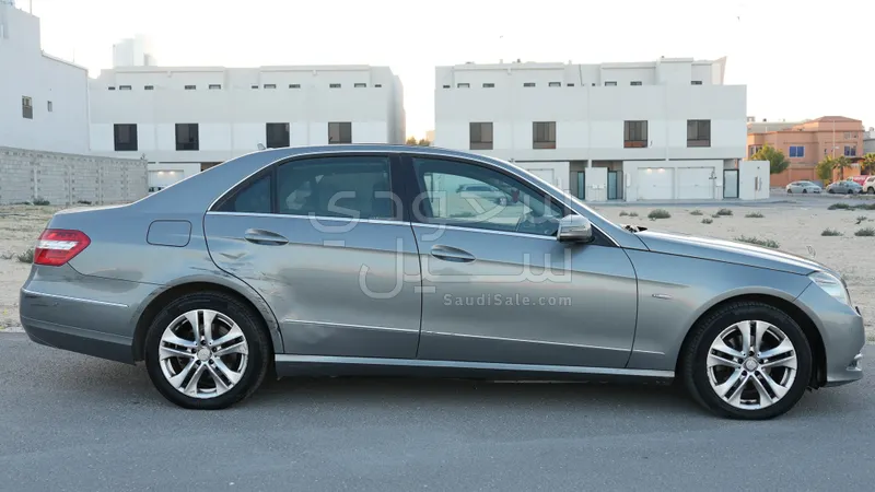 2012 مرسيدس - بنز إي 200