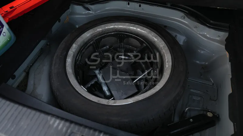 2012 مرسيدس - بنز إي 200