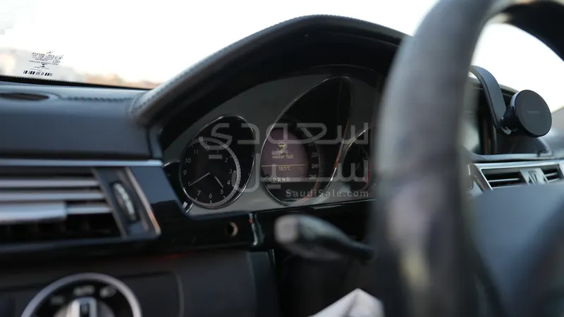 2012 مرسيدس - بنز إي 200