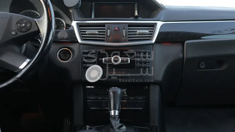 2012 مرسيدس - بنز إي 200