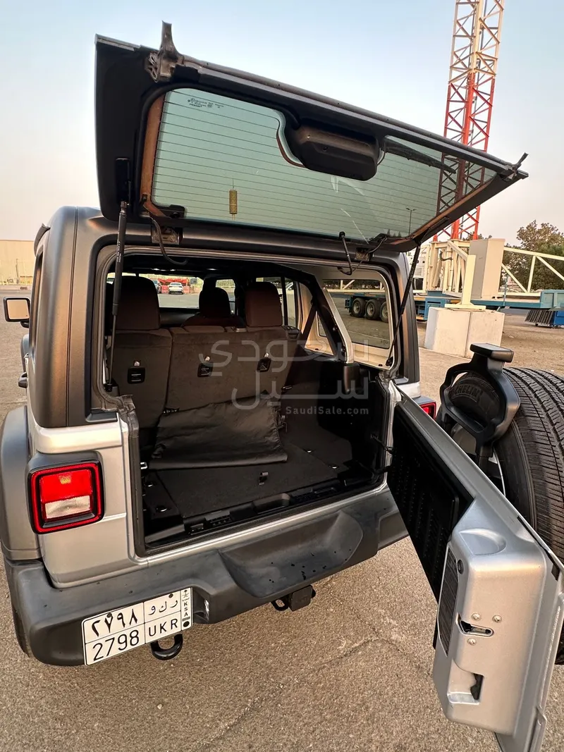 2023 جييب رانجلر سبورت