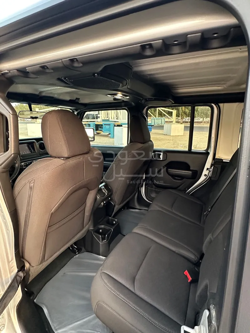 2023 جييب رانجلر سبورت