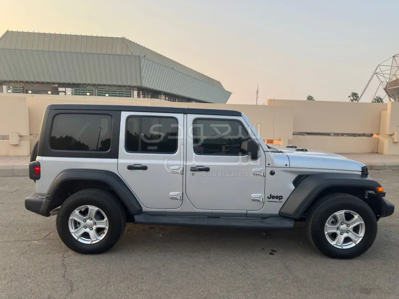 2023 جييب رانجلر سبورت