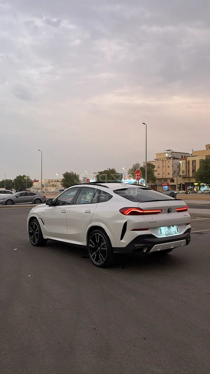 2024 بي ام دبليو الفئة اكس 6 إم كت